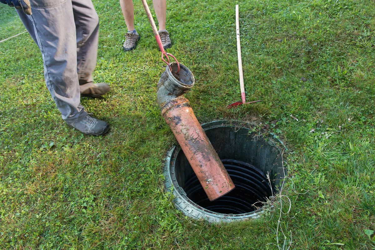 Clearing a clogged septic line