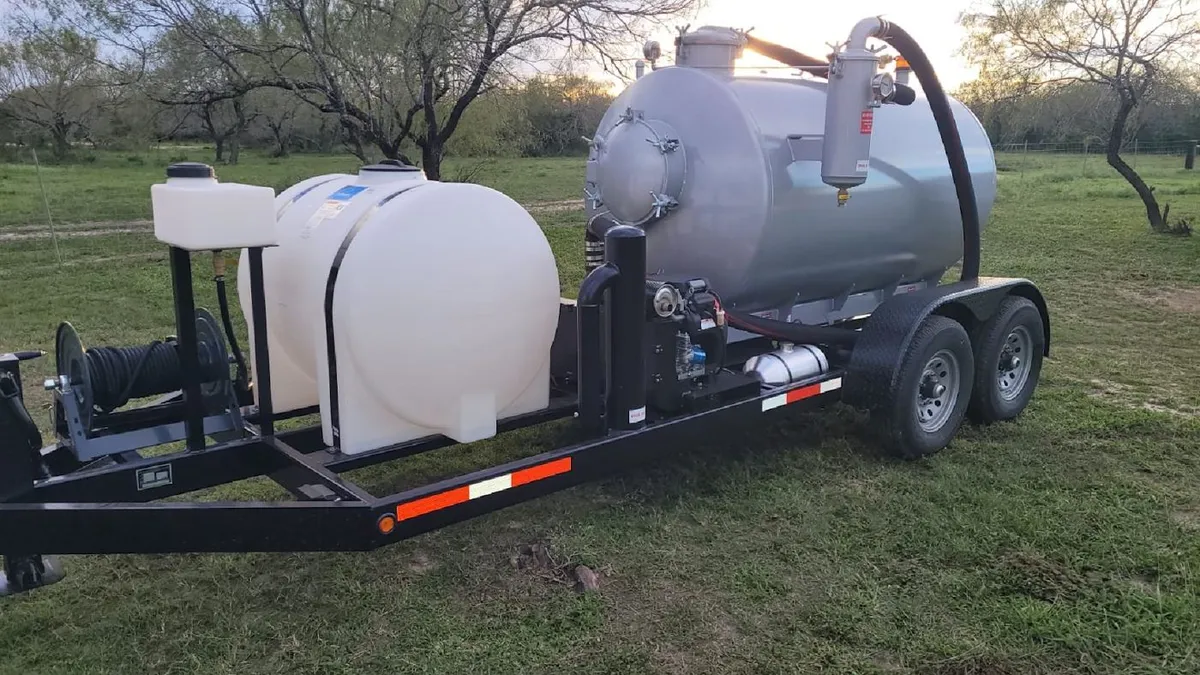 Gringo Pumping vacuum excavation rig
